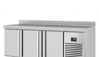 Refrigerated table (GN) - with 3 doors