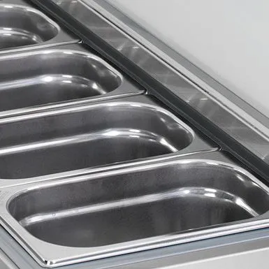 Refrigerated display case with lid 5x GN 1/4