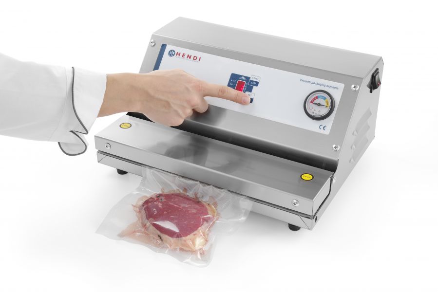 VACUUM PACKAGING MACHINE